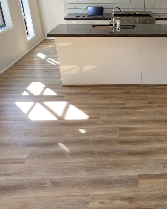 Warm Oak 6.5mm Hybrid Flooring (HCW85)