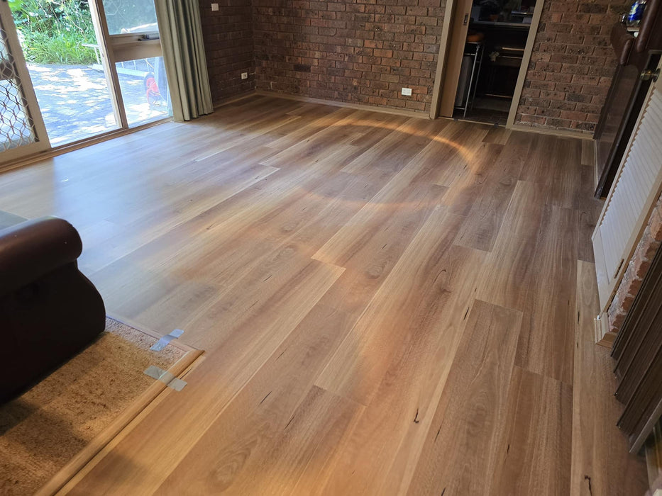 Spotted Gum 5G Hybrid Flooring (5G7121)