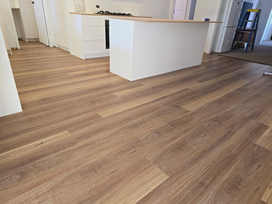 Spotted Gum 5G Hybrid Flooring (5G7121)