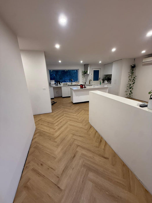 Natural Oak 7mm Hybrid Flooring (HFD38) (5)