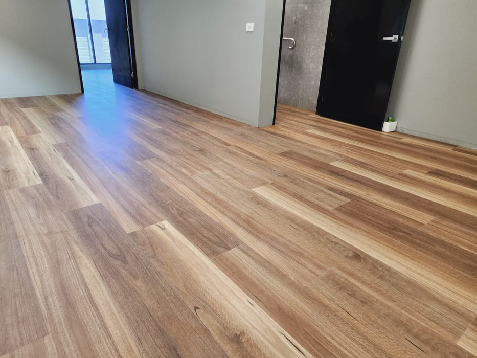 Spotted Gum 5G Hybrid Flooring (5G7121)