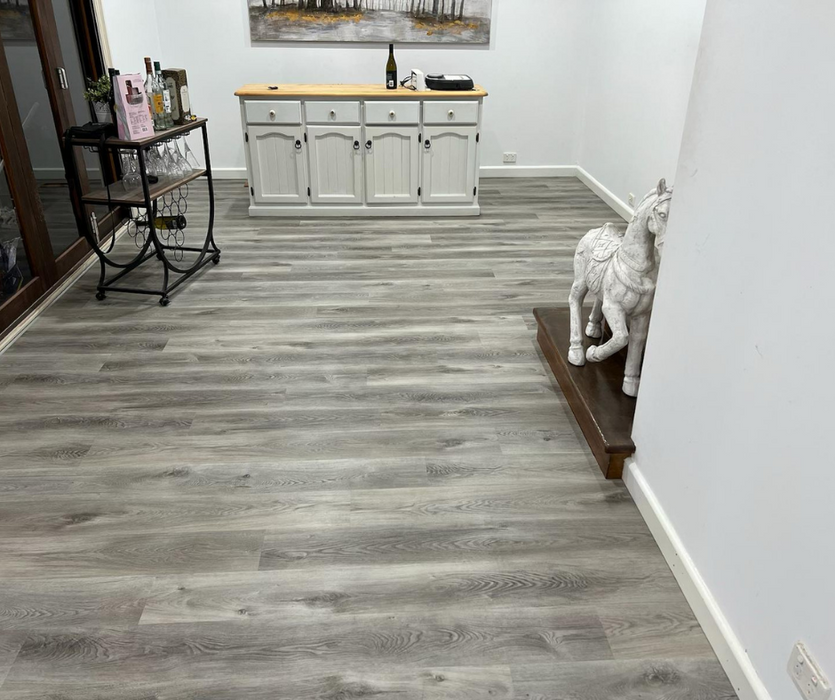 Grey Oak 6.5mm Hybrid Flooring (HCW87)