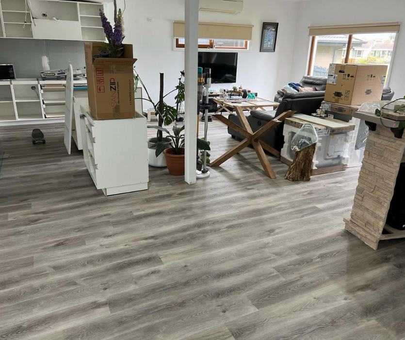 Grey Oak 6.5mm Hybrid Flooring (HCW87)