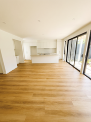 Coastal Blackbutt 5G Hybrid Flooring (5G7120)