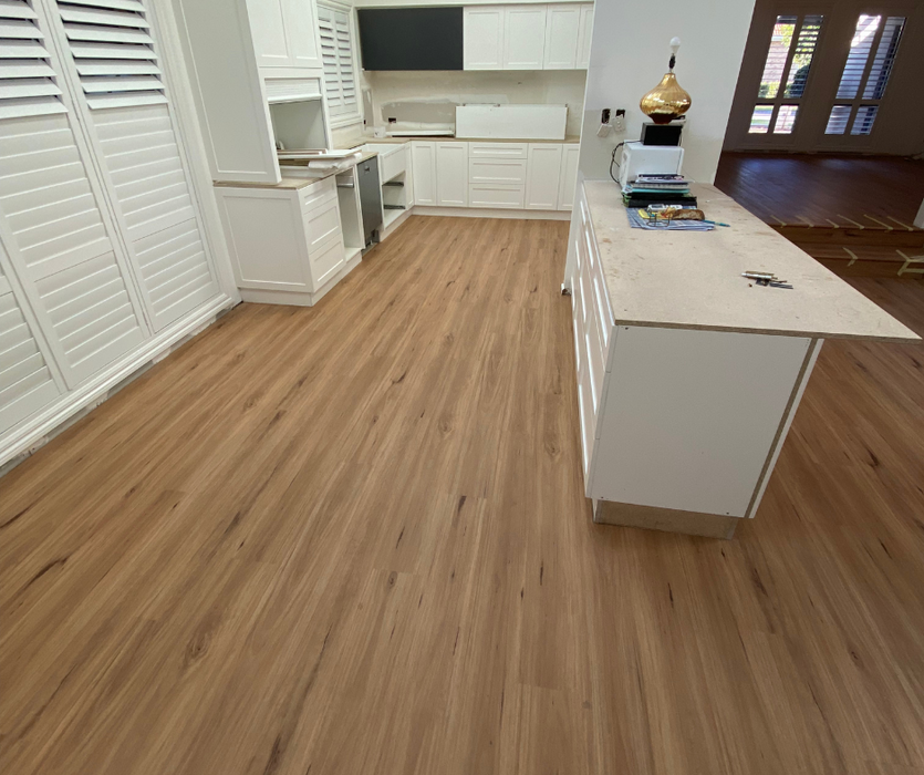 Coastal Blackbutt 6.5mm Hybrid Flooring (HCW81)