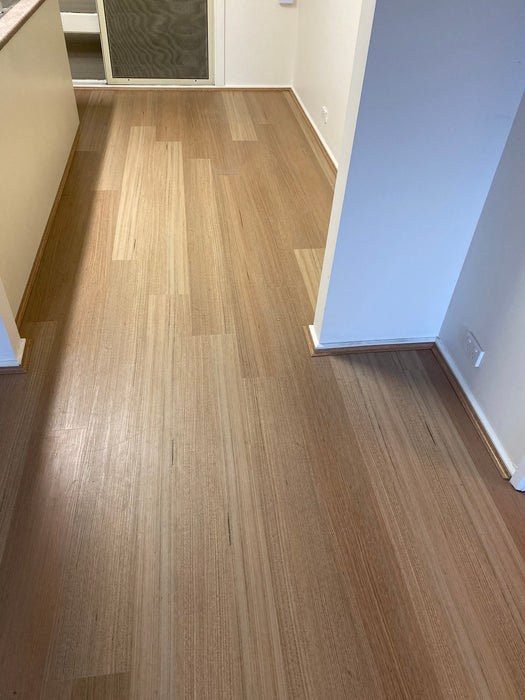 Tasmanian Oak 7mm Hybrid Flooring (HS705)