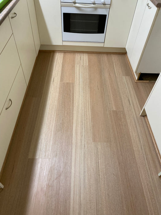 Tasmanian Oak 7mm Hybrid Flooring (HS705)