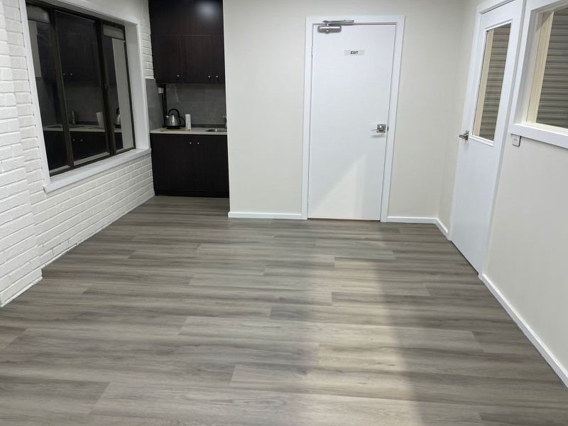 Grey Oak 7mm Hybrid Flooring (VIP650)