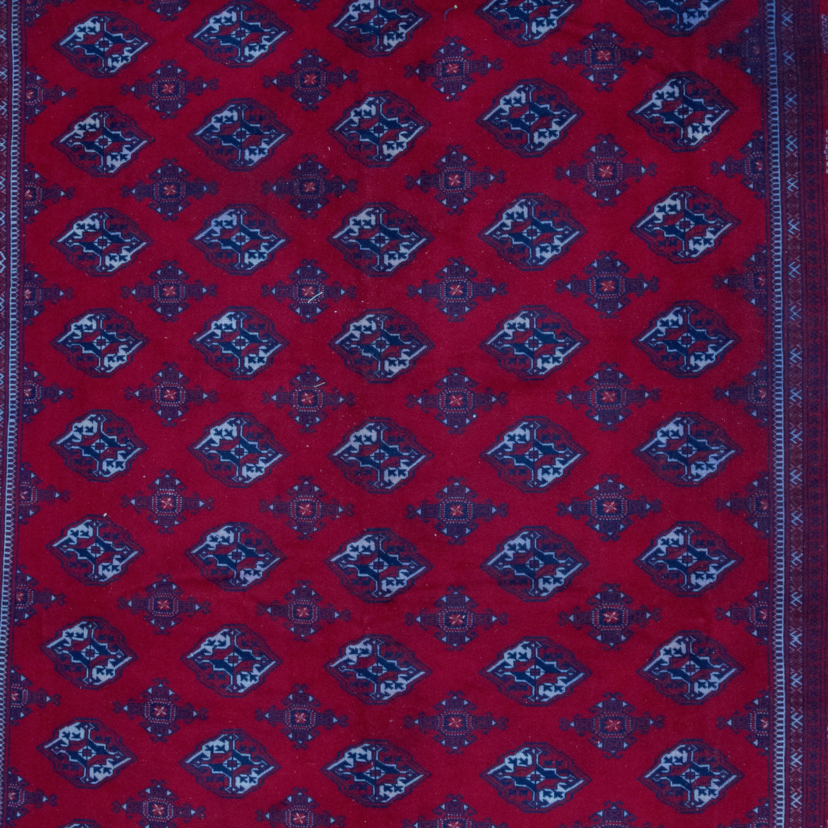 Turkoman Handmade Rug — 280 × 383 cm (Label 17) — close-up of the actual photographed pattern and weave.