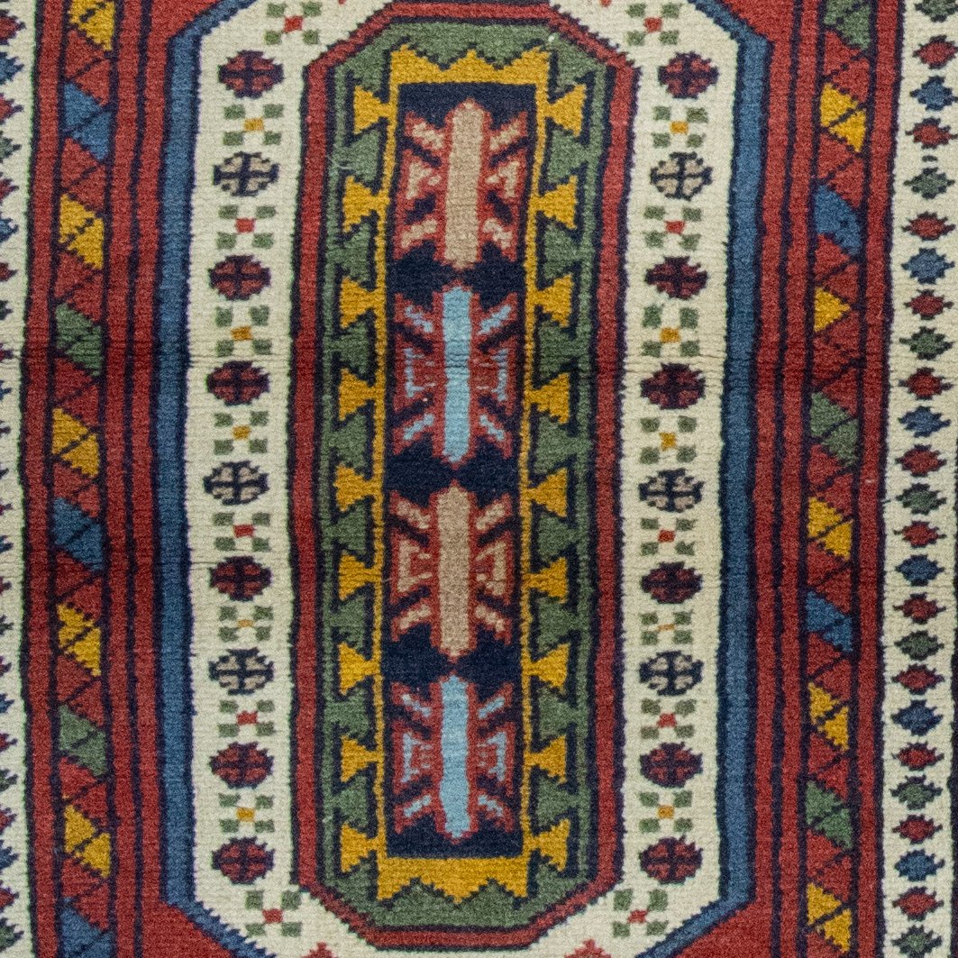 Gouchan Handmade Runner — 56 × 165 cm (Label 68) — close-up of the actual photographed pattern and weave.