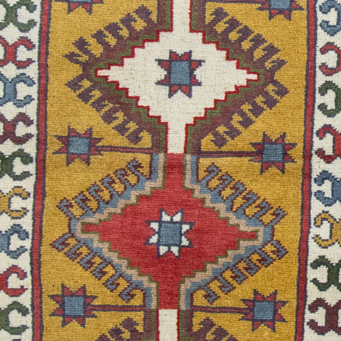 Gouchan Handmade Runner — 68 × 170 cm (Label 84) — close-up of the actual photographed pattern and weave.