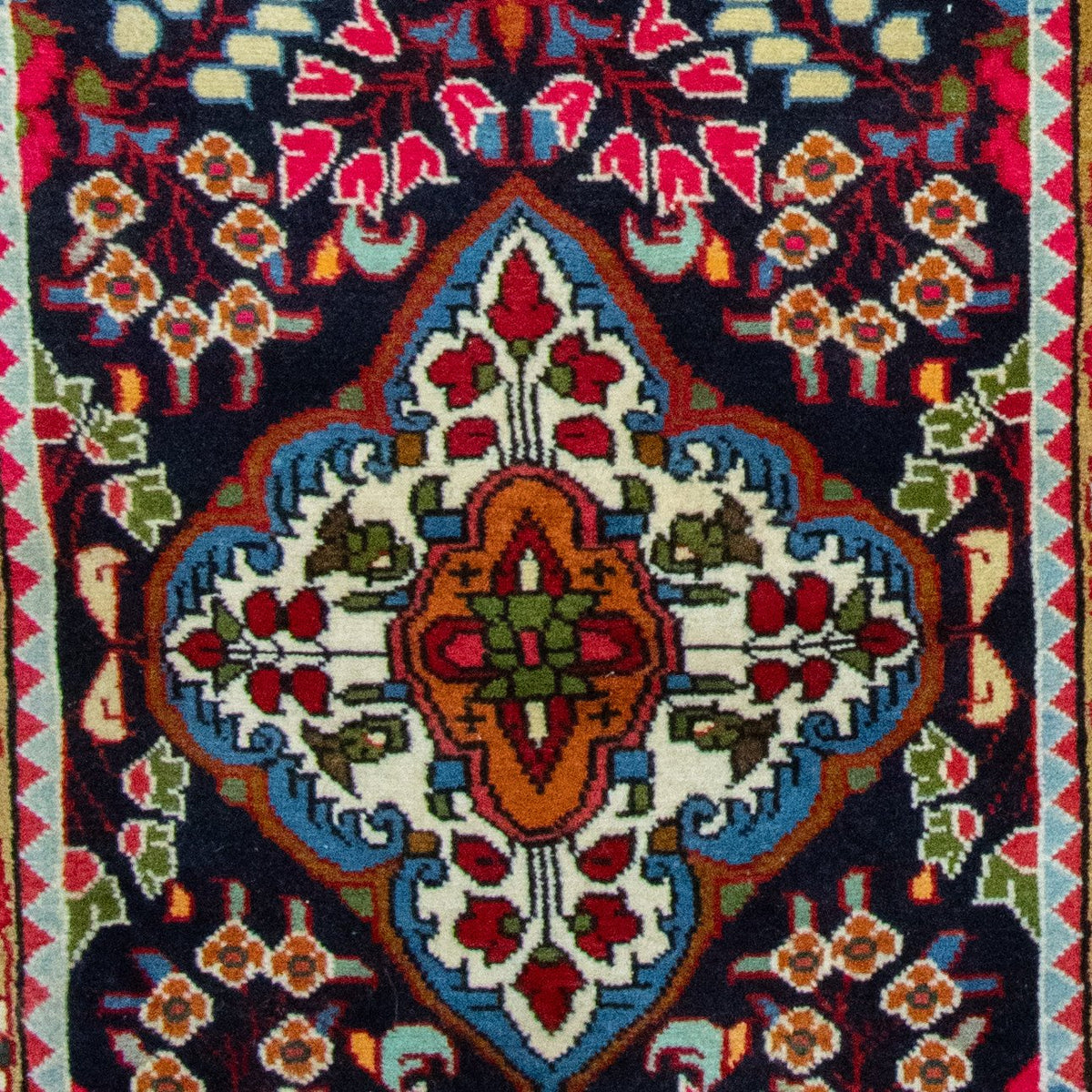 Arak Handmade Rug — 70 × 130 cm (Label 305) — close-up of the actual photographed pattern and weave.