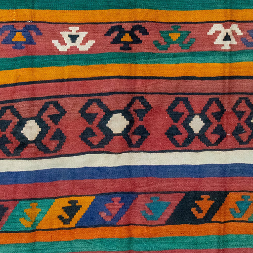 Hamadan Killim Handmade Runner — 125 × 310 cm (Label 606) — close-up of the actual photographed pattern and weave.