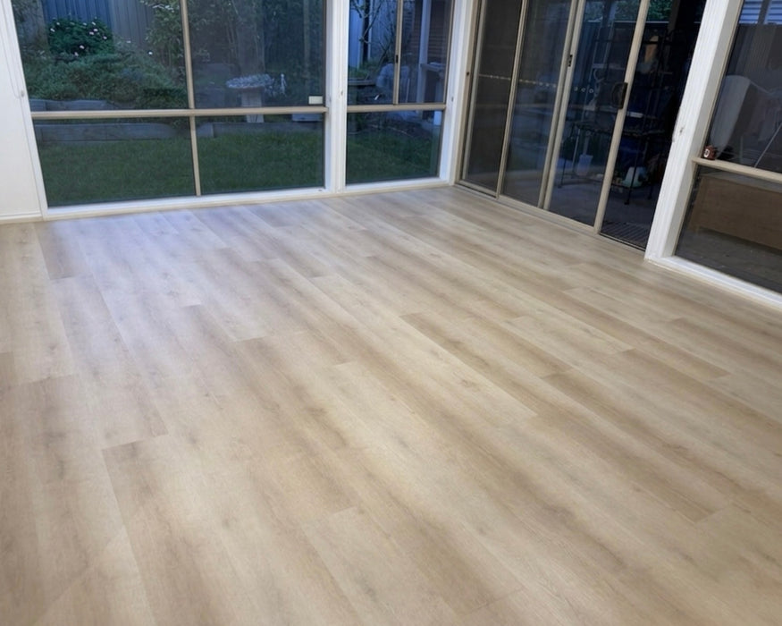 Oak Shore 9mm Hybrid Flooring (HCW1)