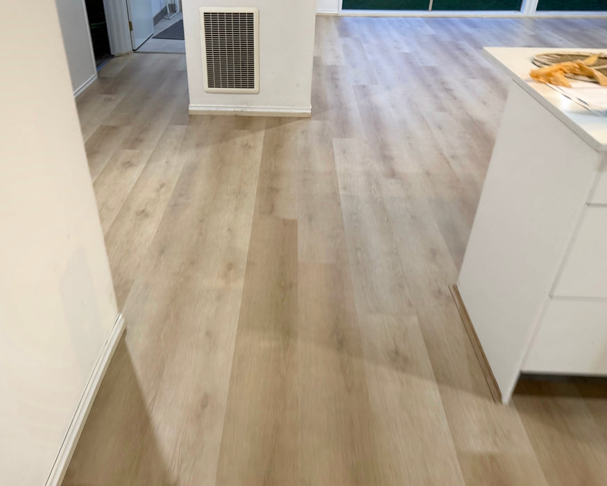 Oak Shore 9mm Hybrid Flooring (HCW1)