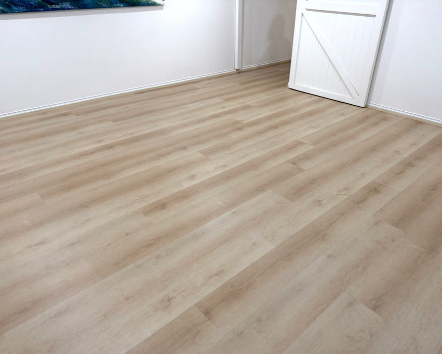 Oak Shore 9mm Hybrid Flooring (HCW1)
