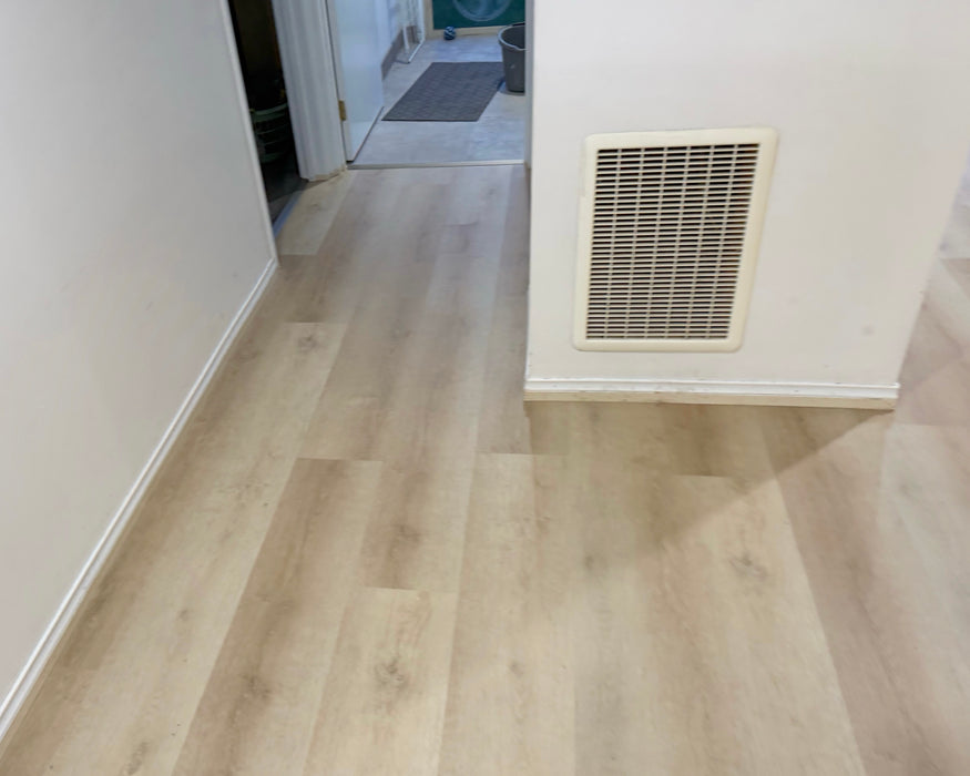 Oak Shore 9mm Hybrid Flooring (HCW1)