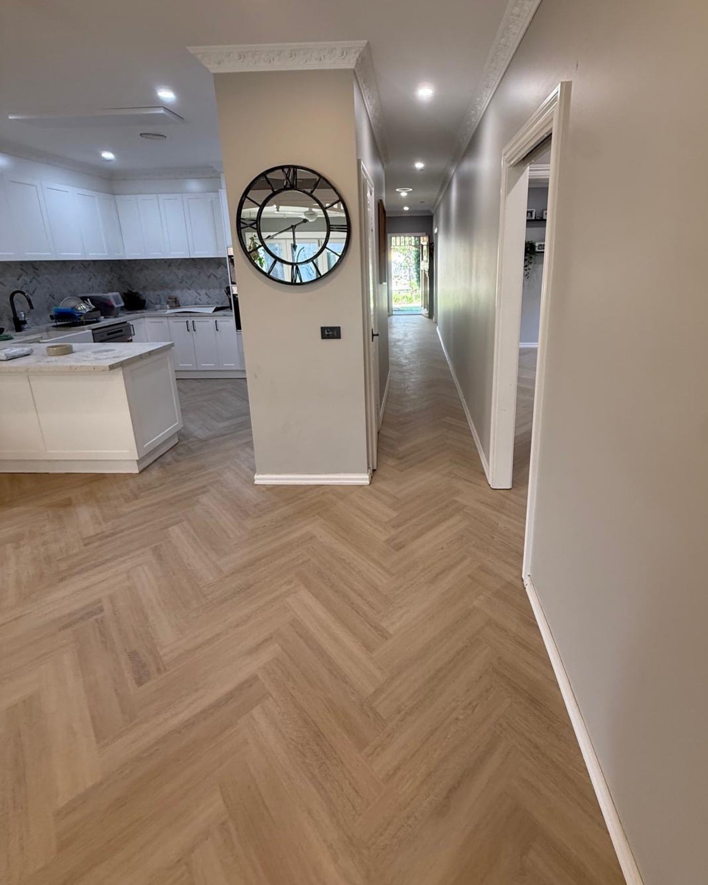 Ivory 8mm Hybrid Flooring (HP48)