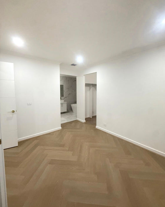 Umber 8mm Hybrid Flooring (HSU77)