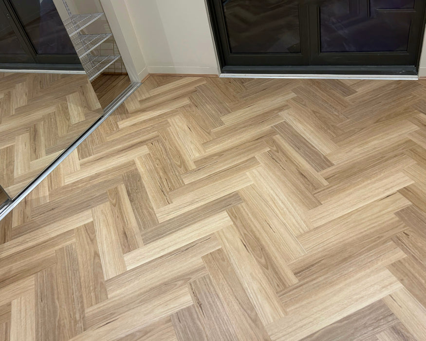 Elite Blackbutt Herringbone 9mm Hybrid Flooring (HC21)