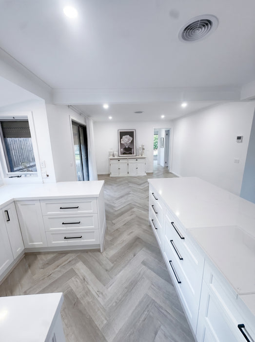Colour: Sterling
8mm hybrid Herringbone, in modern kitchen home in Victoria Australia 