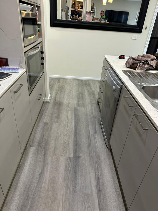 Grey Oak 7mm Hybrid Flooring (VIP650)