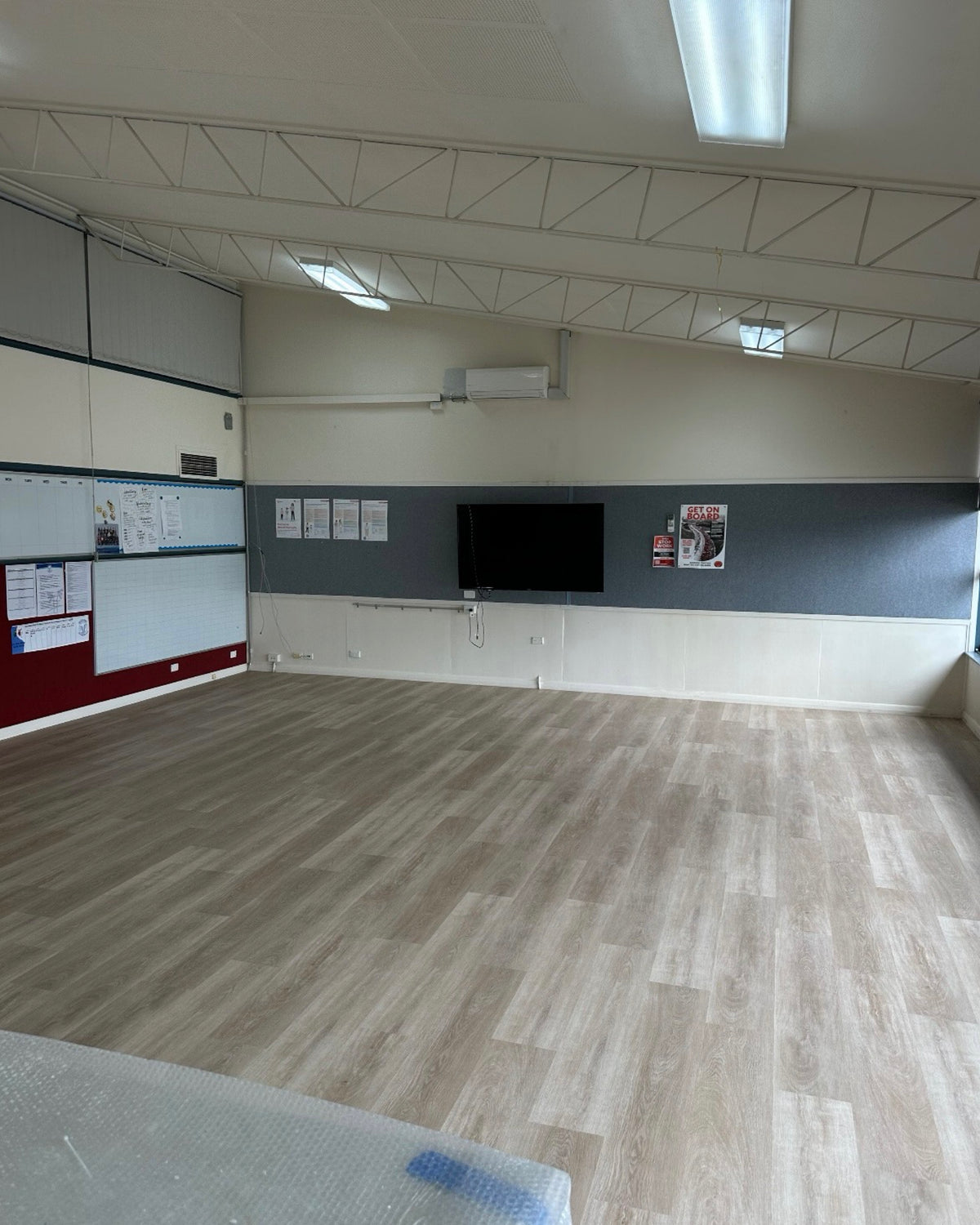 Lumen Oak Vinyl Flooring (VG31)