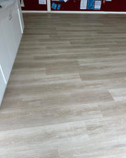 Lumen Oak Vinyl Flooring (VG31)