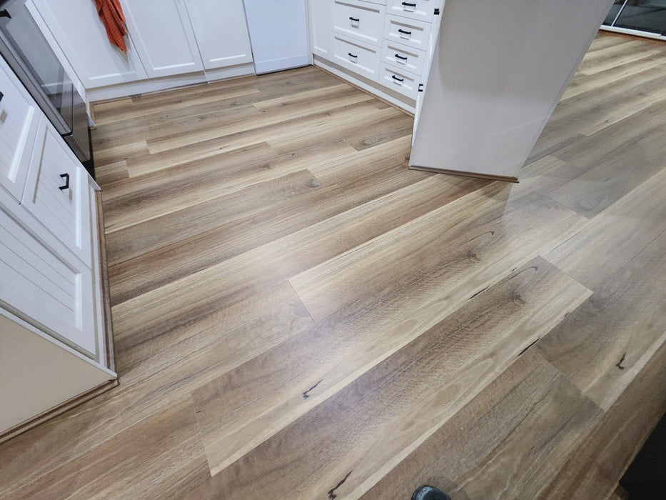 Spotted Gum 5G Hybrid Flooring (5G7121)