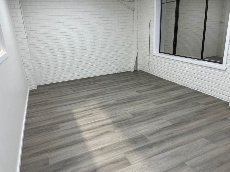 Grey Oak 7mm Hybrid Flooring (VIP650)