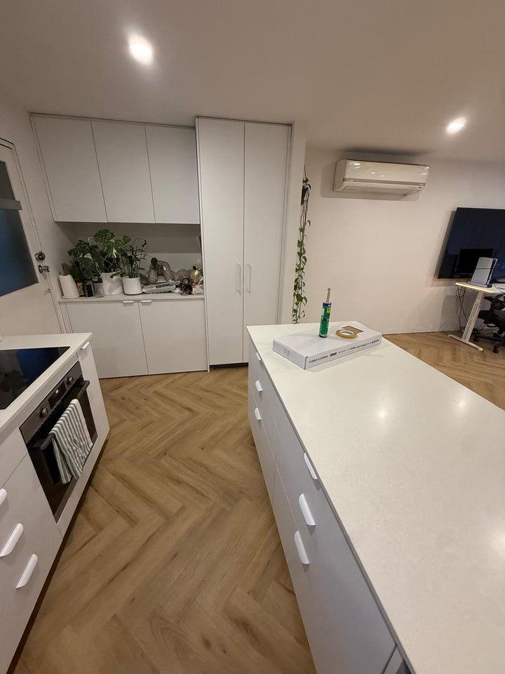 Natural Oak 7mm Hybrid Flooring (HFD38) (2)