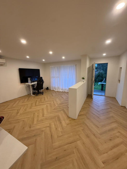 Natural Oak 7mm Hybrid Flooring (HFD38)