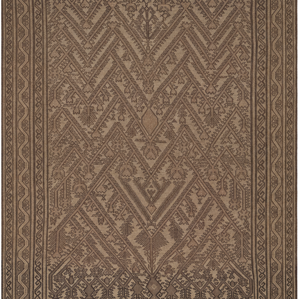 Sumak Handmade Rug — 190 × 260 cm (Label 546) — close crop from its refreshed studio visualisation.