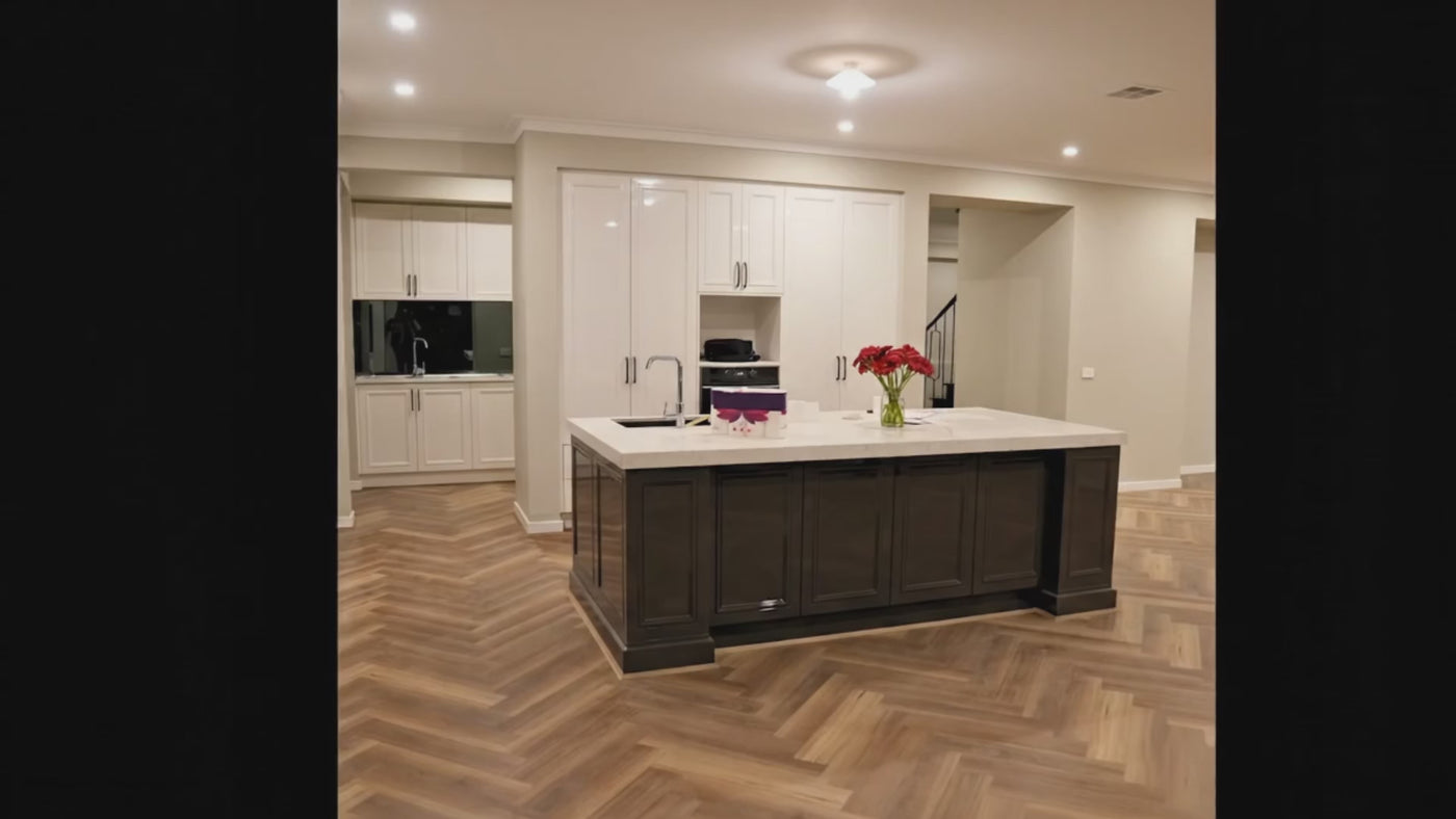 Wild Spotted Gum 7mm Hybrid Flooring (HCW20)