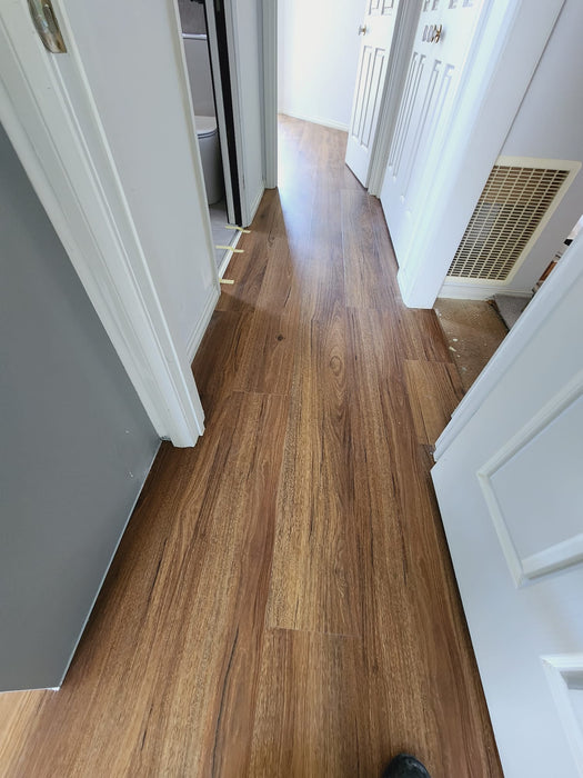 Rustic Spotted Gum 7mm Hybrid Flooring (HS911)